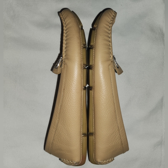 Women's Gucci Shoes - Picture 4 of 11